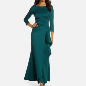 Eliza J Size 2 Techno Pleated Scuba Trumpet Gown